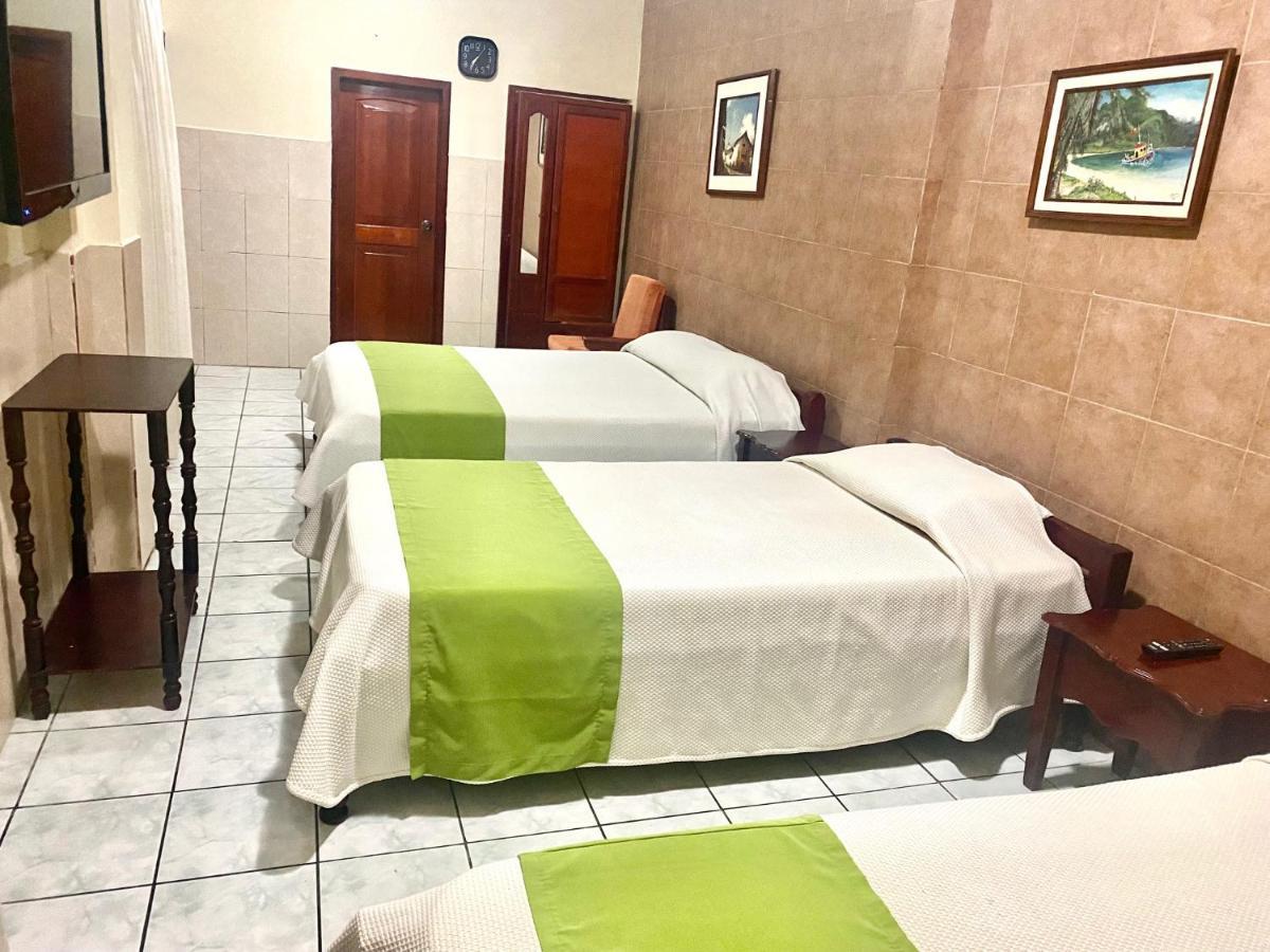 Hotel D'Mario Lago Agrio Экстерьер фото